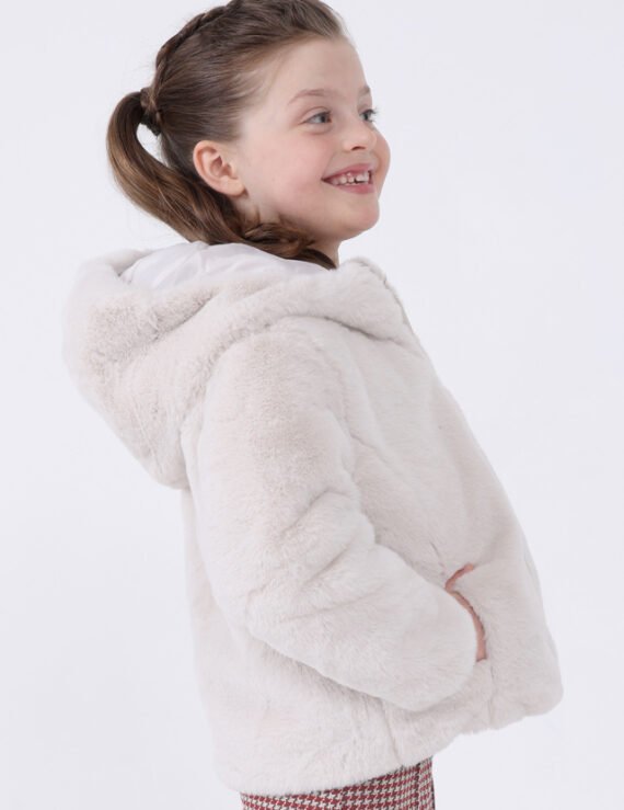 Girl fur coat recycled fibres