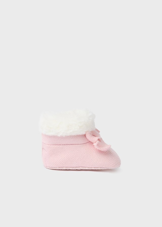 Newborn tricot and faux fur boots