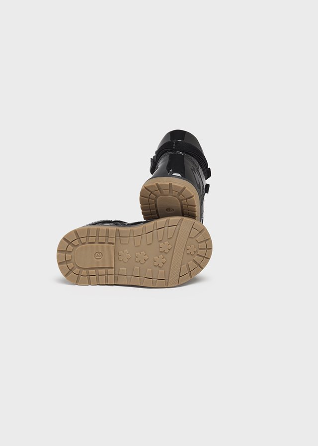 Baby patent leather boots sustainable leather