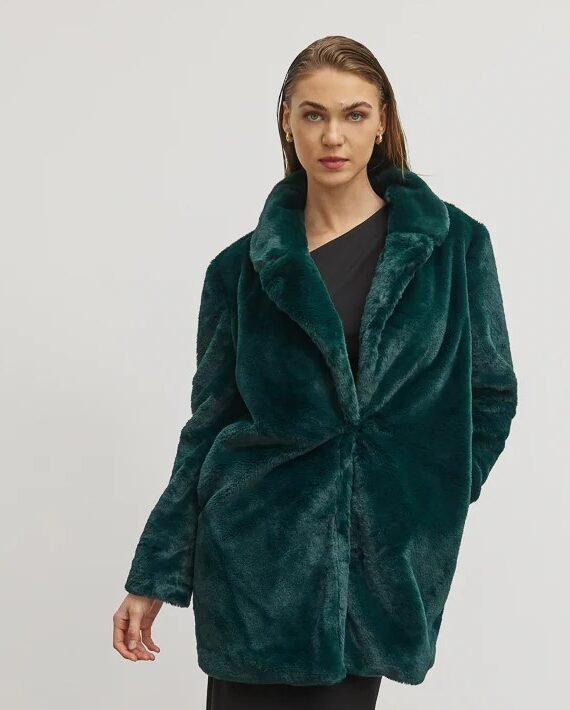 Fur coat short