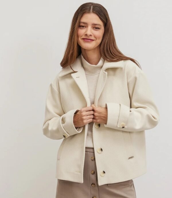 Short coat cream