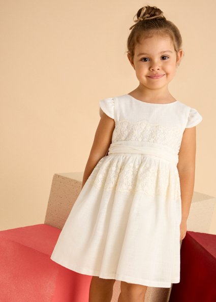 Girl lace dress with sash