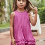 Girl pleated dress