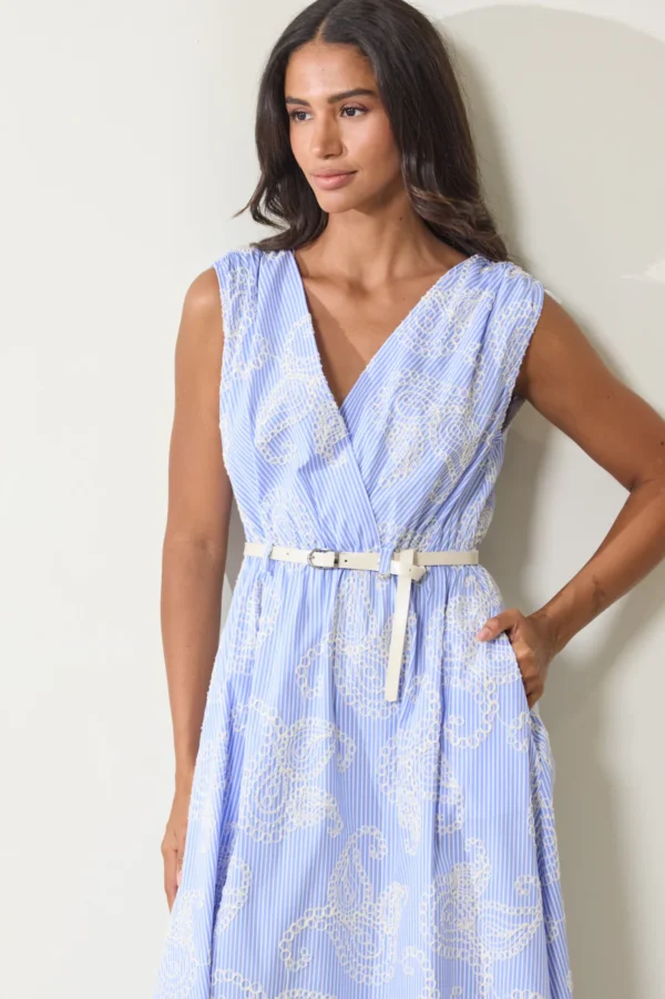 Embroidery dress