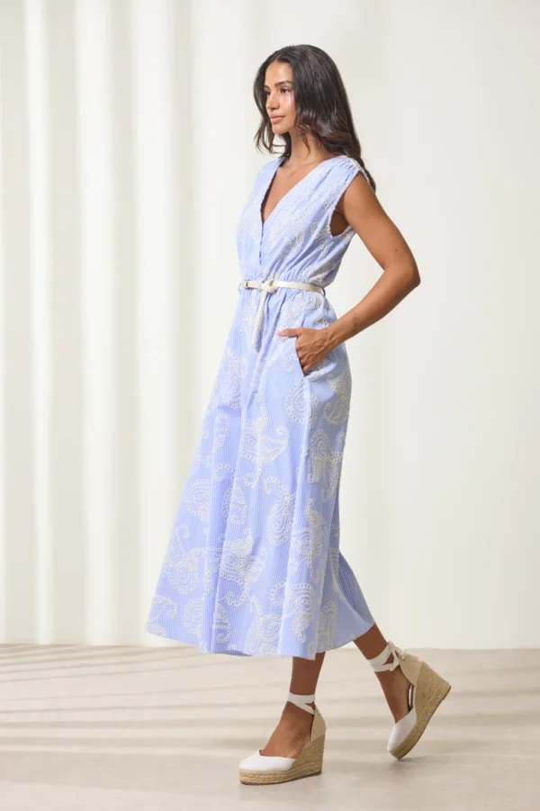 Embroidery dress