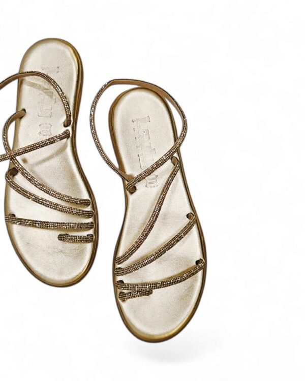Sandals with stones
