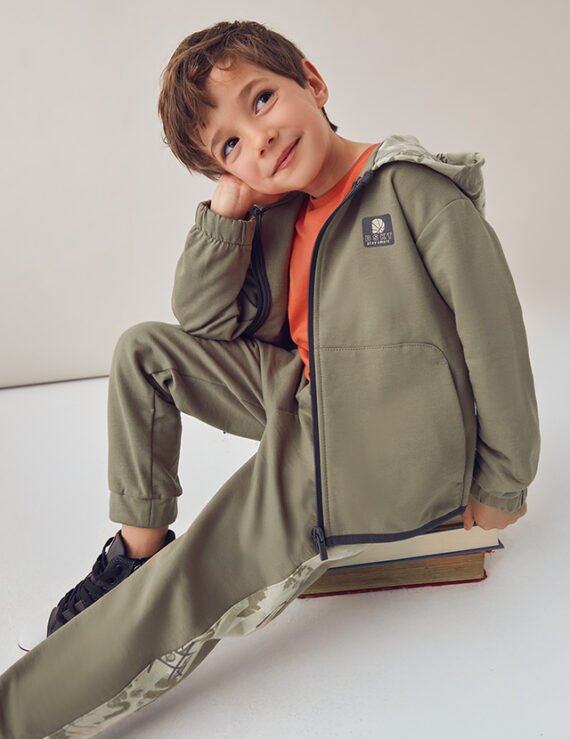 Boys 2 trouser printed tracksuit set