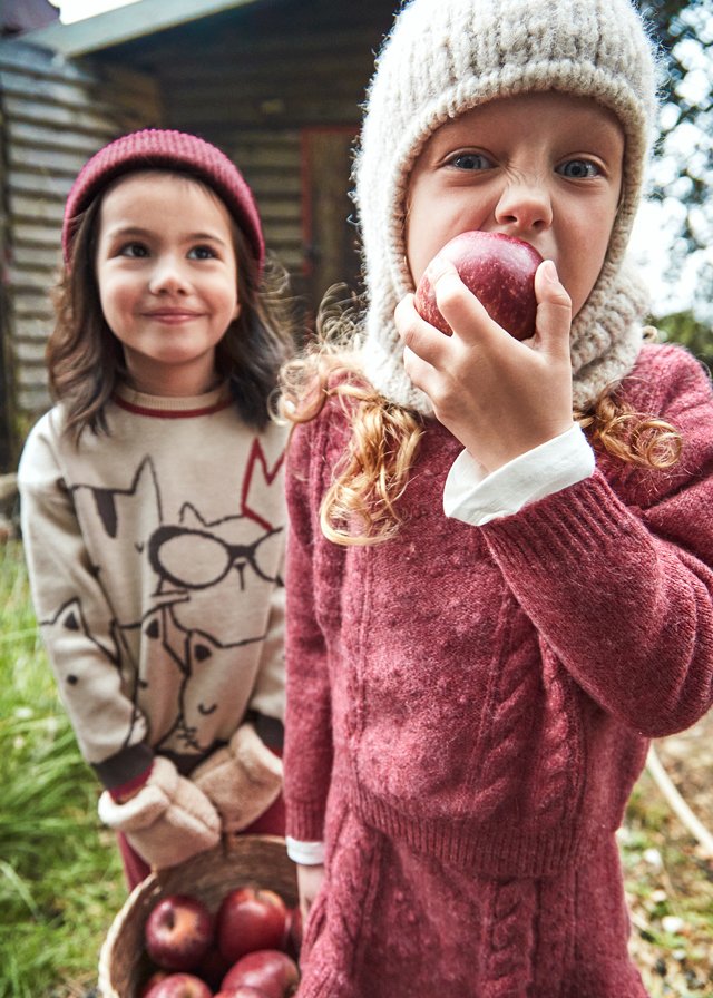 Girls knitted skirt and jumper set