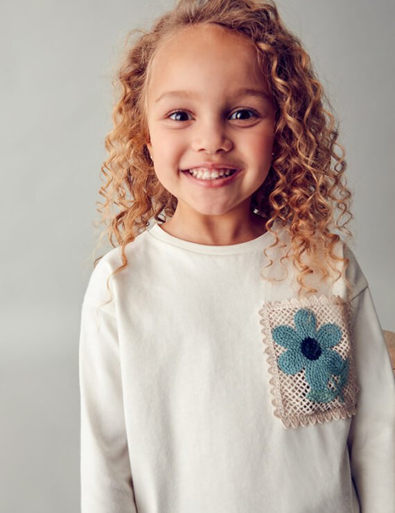 Girls crochet pocket t-shirt
