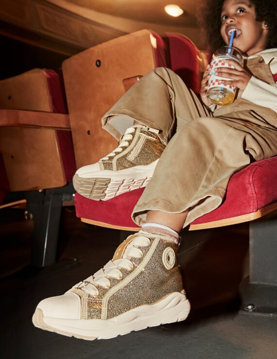 Girls sparkly sport shoe