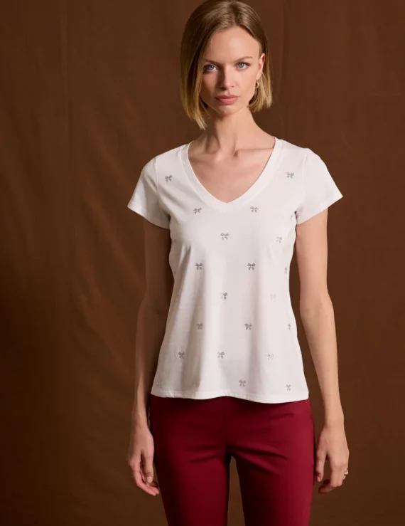 T-shirt stone bows