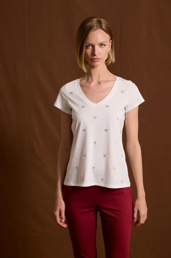 T-shirt stone bows