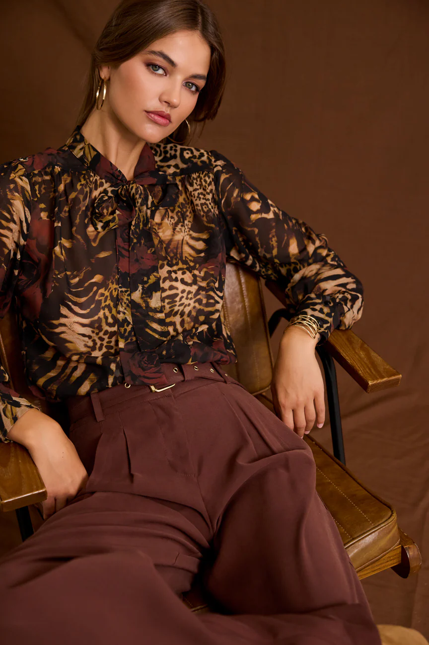 Wide pants with belt