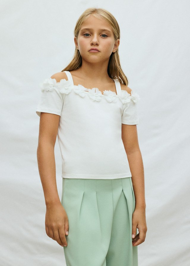Floral t-shirt girl