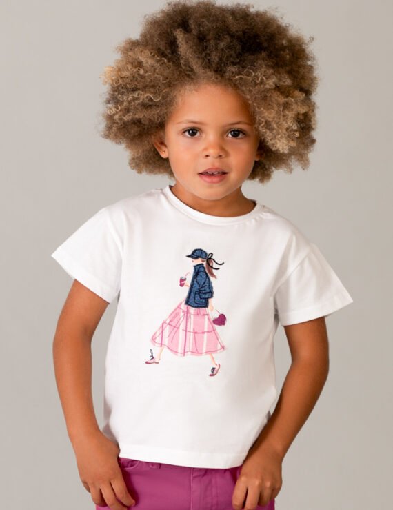 T-shirt girl