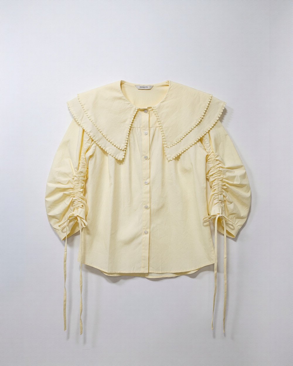 Round collar shirt