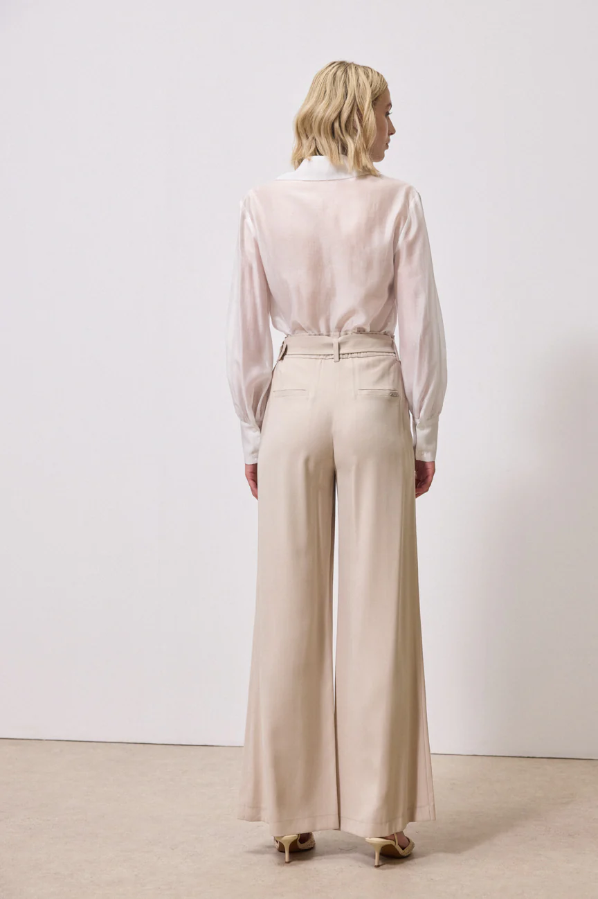 Highwaist pants with belt