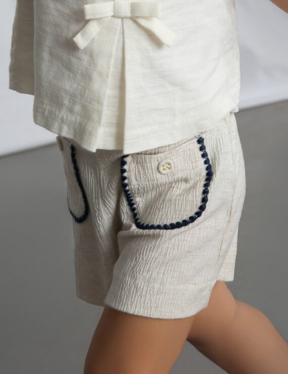 Girls' trousers with pockets
