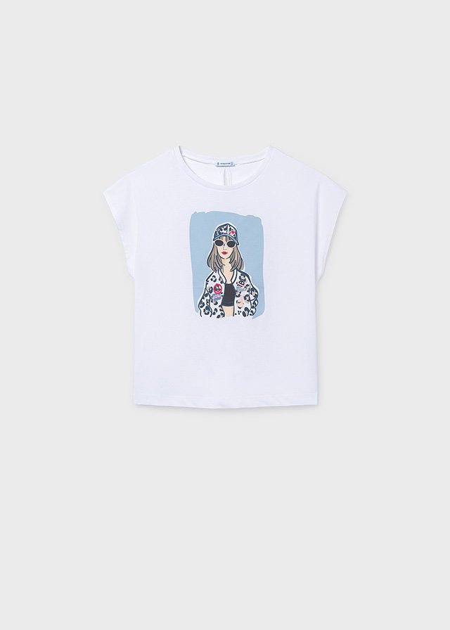 Graphic t-shirt girl