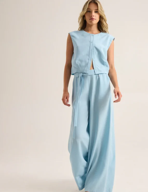 Set with button top