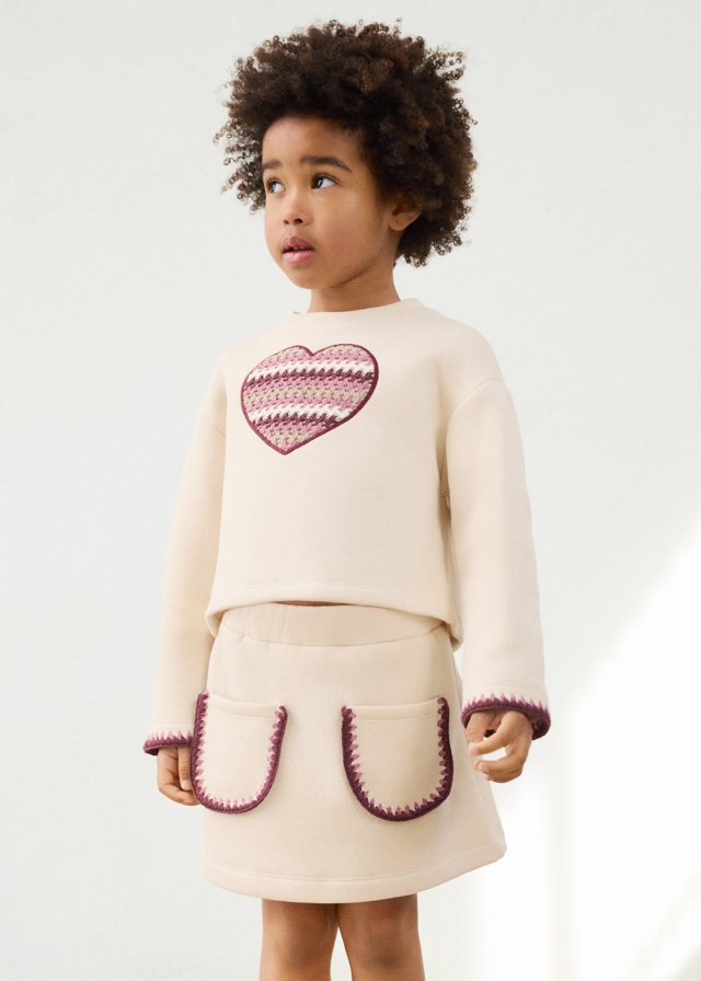 Girls' heart-print skirt and sweatshirt set