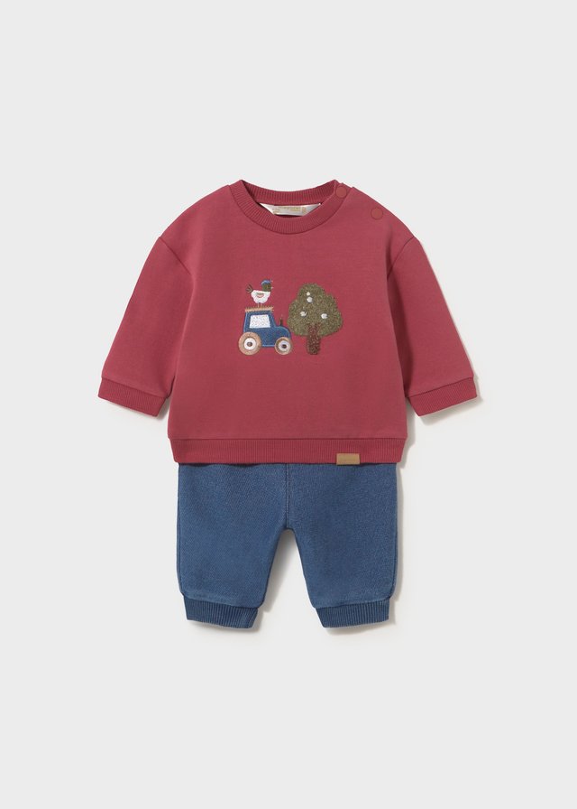 Newborn trousers and jumper set