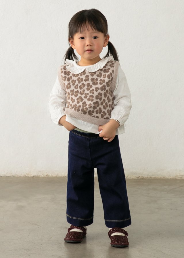 Baby trousers and blouse set with vest