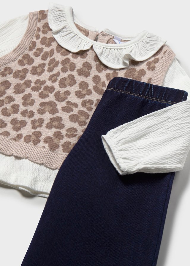 Baby trousers and blouse set with vest