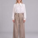 Wide pants buttons front