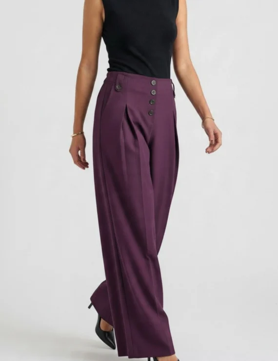Wide pants buttons front