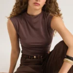 No sleeves top