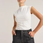 No sleeves top