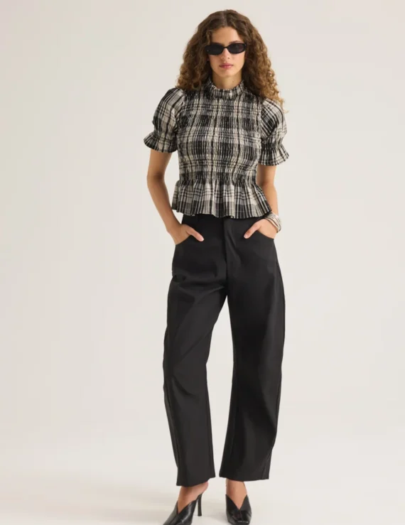 Wide leg pants