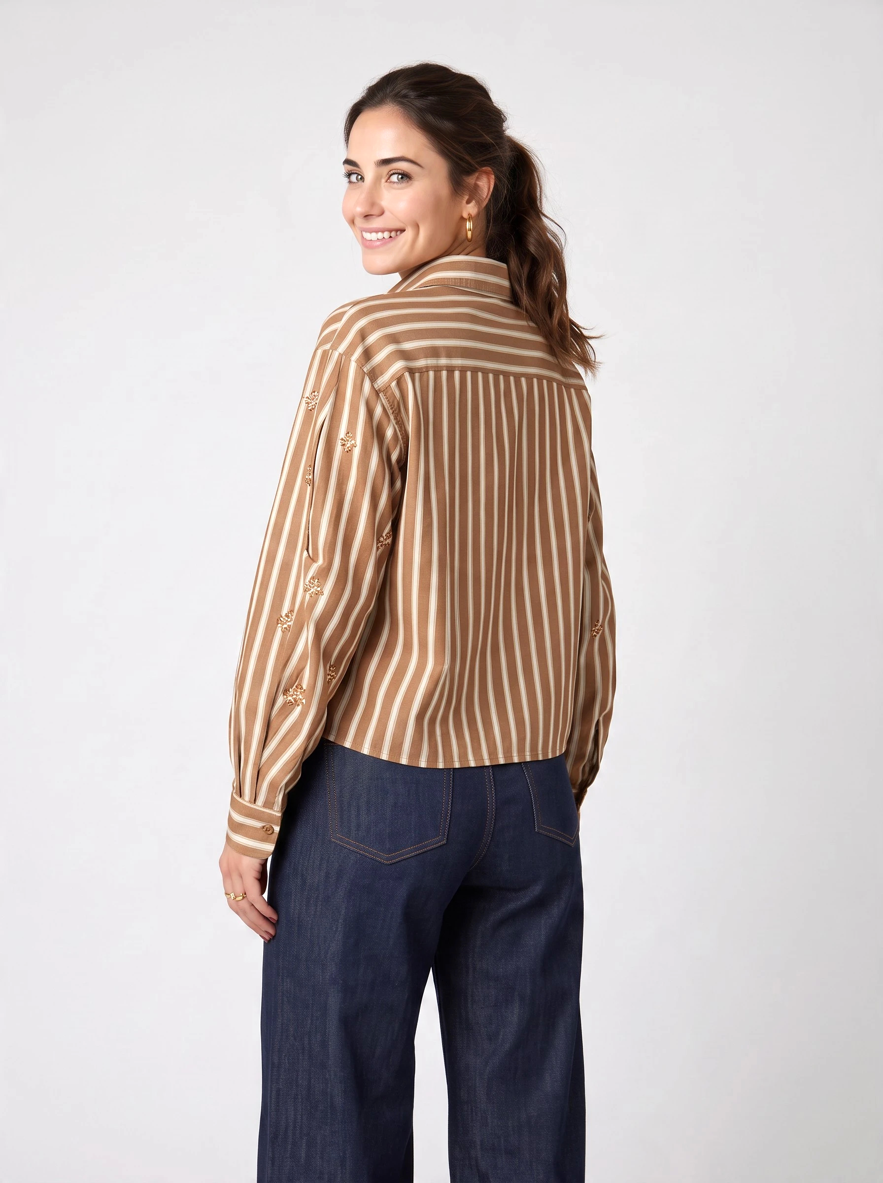Shirt with stripes and embroidery