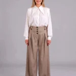 Wide pants buttons front