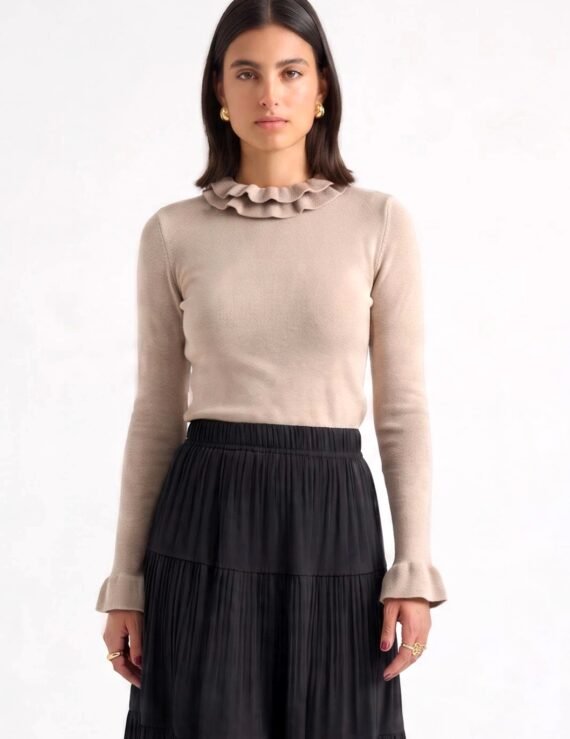 Sweater ruffle collar