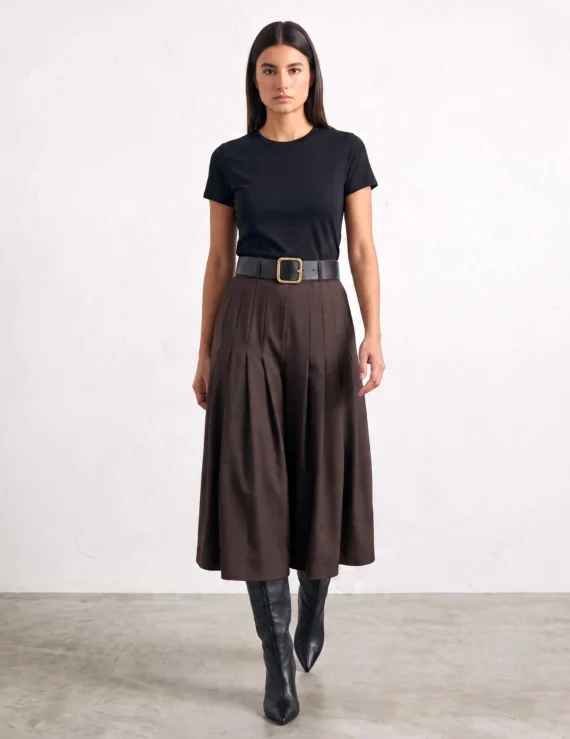 Pleated pants with belt